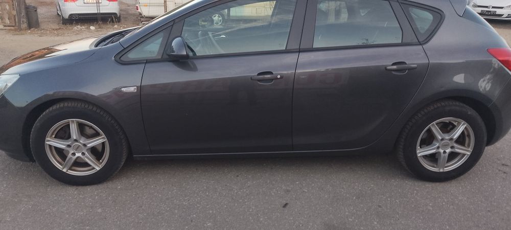 OPEL Astra 2011 — imagine 4