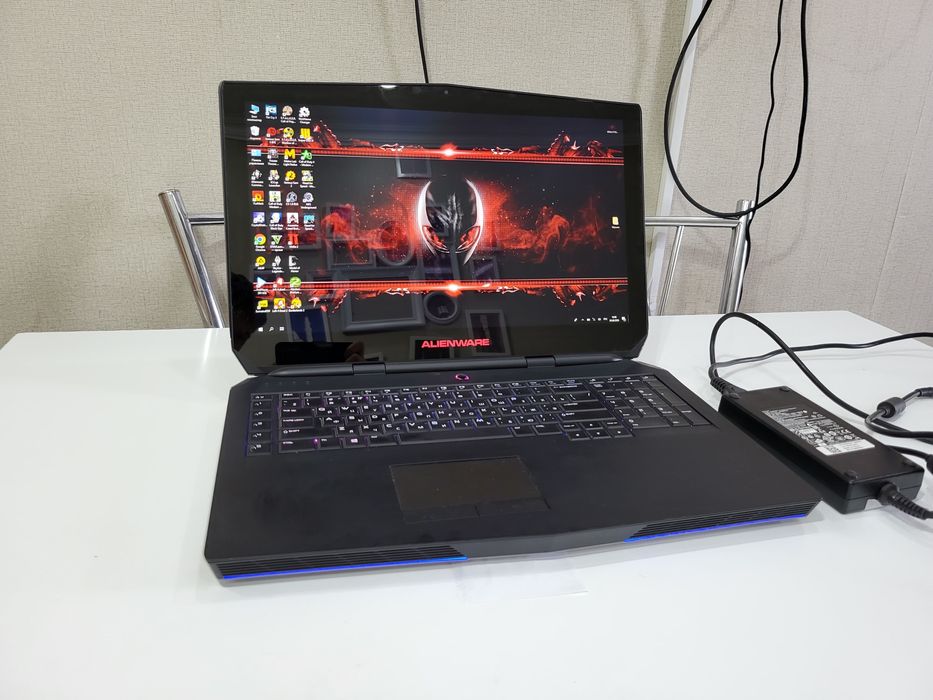 Мощный игровой ноутбук Alienware