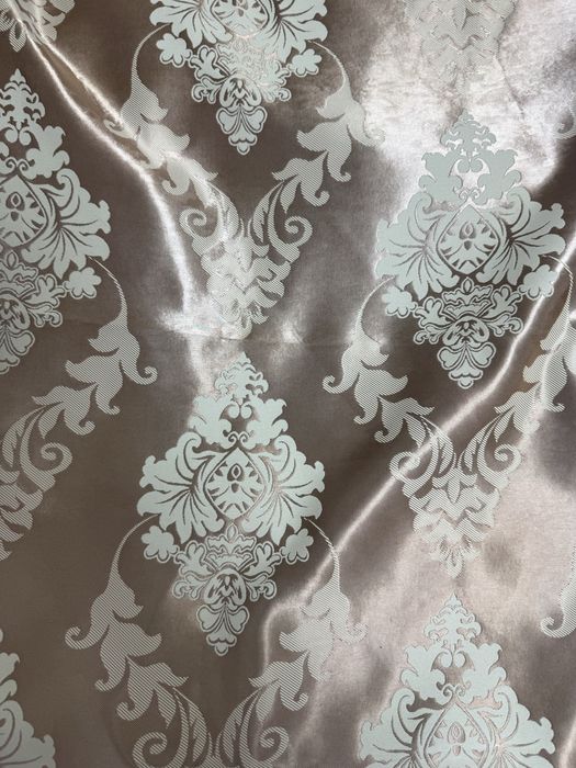 Шторы продам 3 штуки