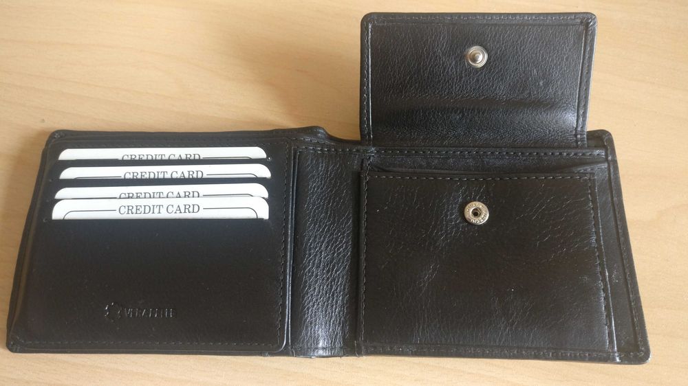 Италиански кожен портфейл