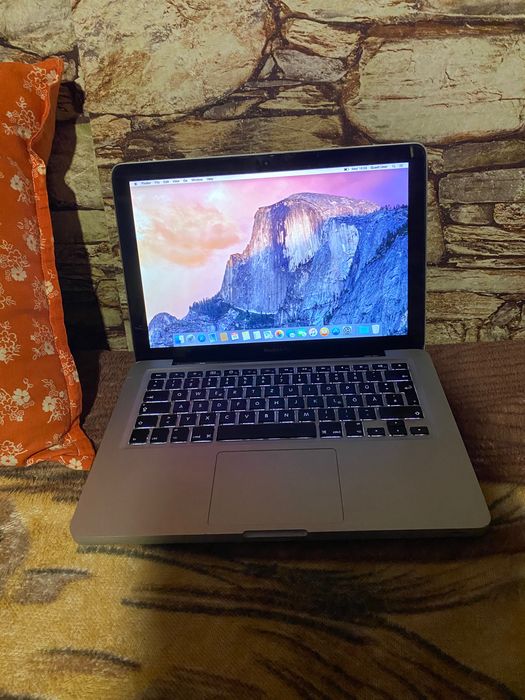 Продавам MacBook Pro 2009г