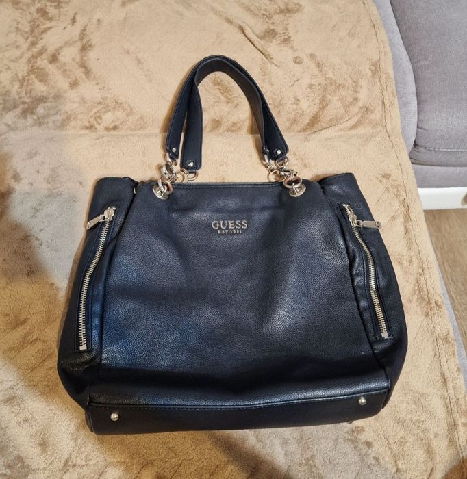 Geantă GUESS , stare buna ,fara rupturi