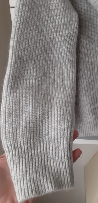 Pulover casmir pur,model splendid L