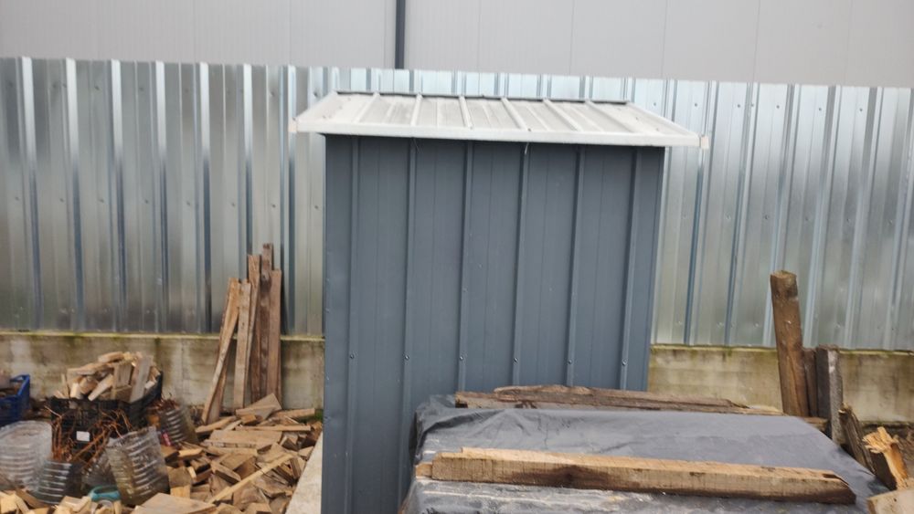 Baracă exterioară pentru unelte prevăzută cu două uși 180x120x180