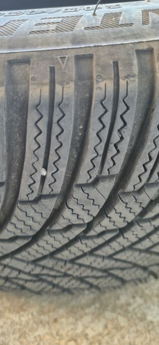 2 бр. Зимни гуми Firestone Winterhawk 4 - 245/45 R19 102V XL (DOT 2023г)