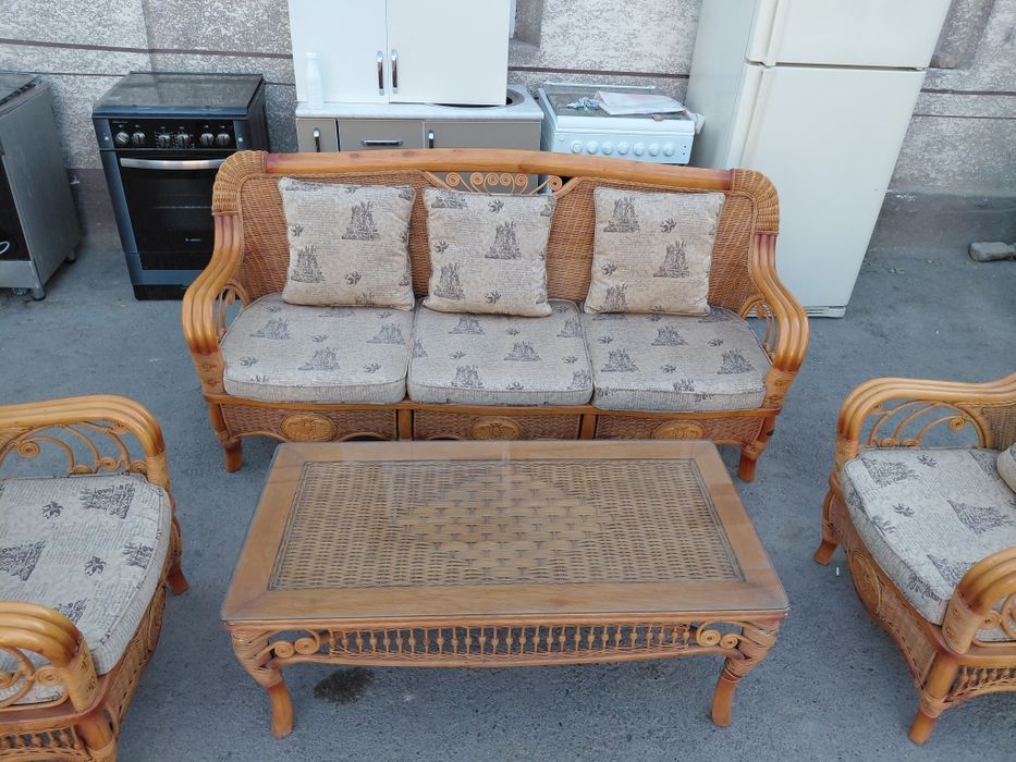 Продам привозной роскошный диван кресло