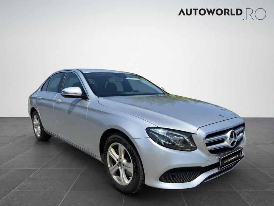 Mercedes-Benz E Mercedes-Benz E 2017 - via workleto.com