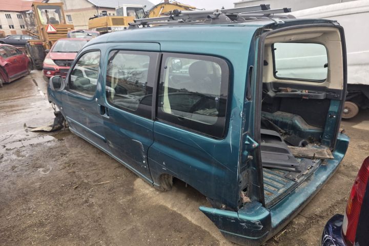 Injector motorina 044511076 Citroen Berlingo prima generatie (facelif