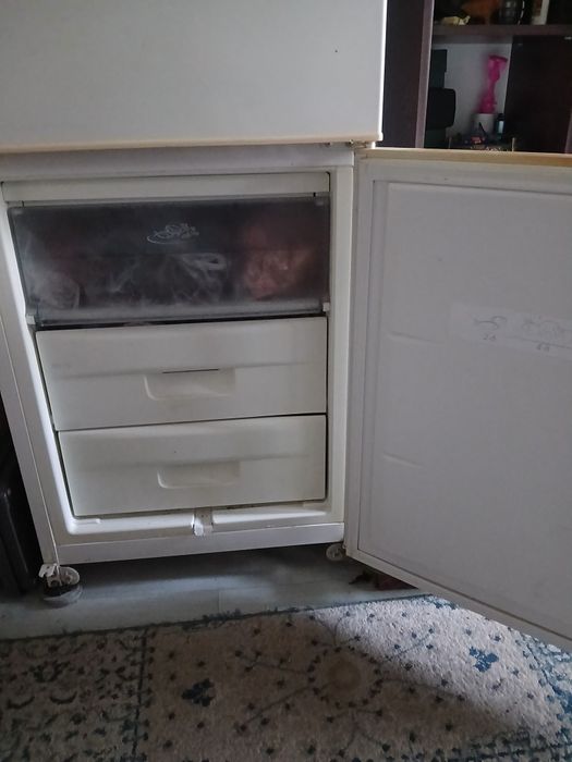 Холодильник Snaige.