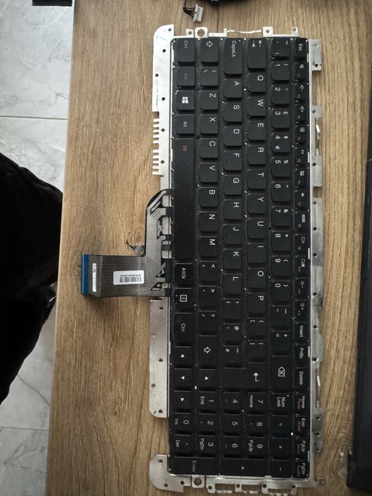 Lenovo y700 15isk на части екран клавиатура батерия зарядно вентилатор