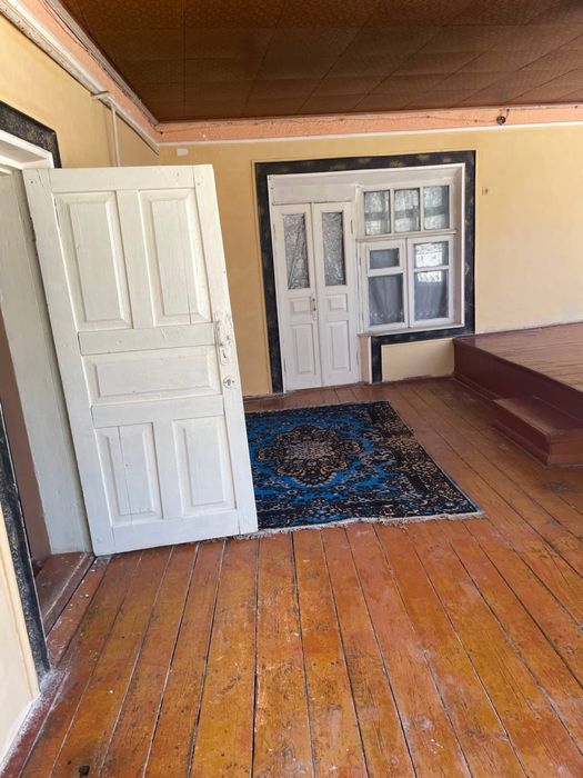 Срочно кирпичнийдан ховли сотилади