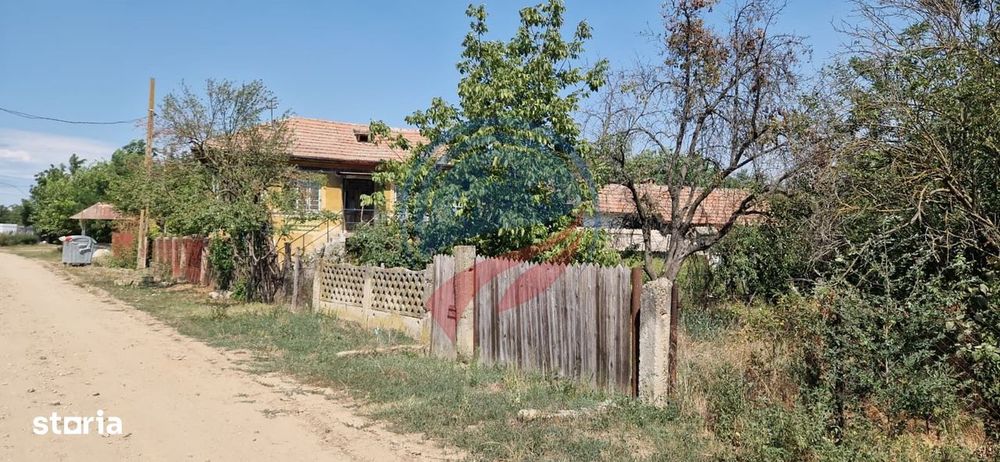 Casa de vanzare  5 camere + teren 2200 mp in loc. Calopar satul Bazdan
