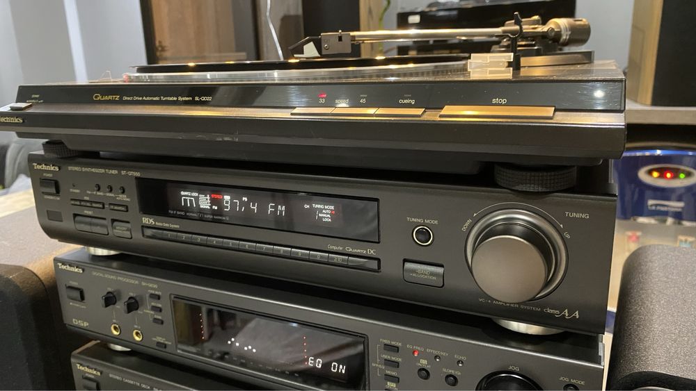 Linie Technics (amplificator, deck, tuner, egalizator, pick-up) boxe