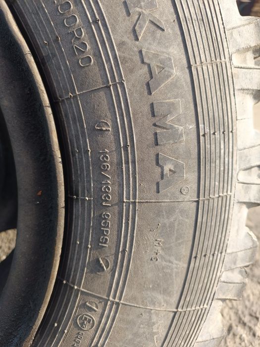 Балоны 160/156К БУ 2 шт с дисками.