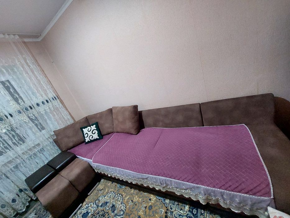 Прихожка и диван