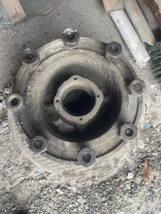 Срочно Продам ступицу на зил