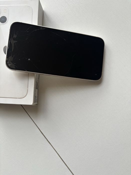 Продам срочно iPhone 13 128gb