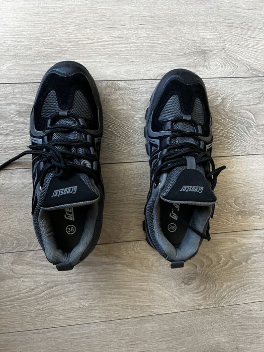 Туристически обувки