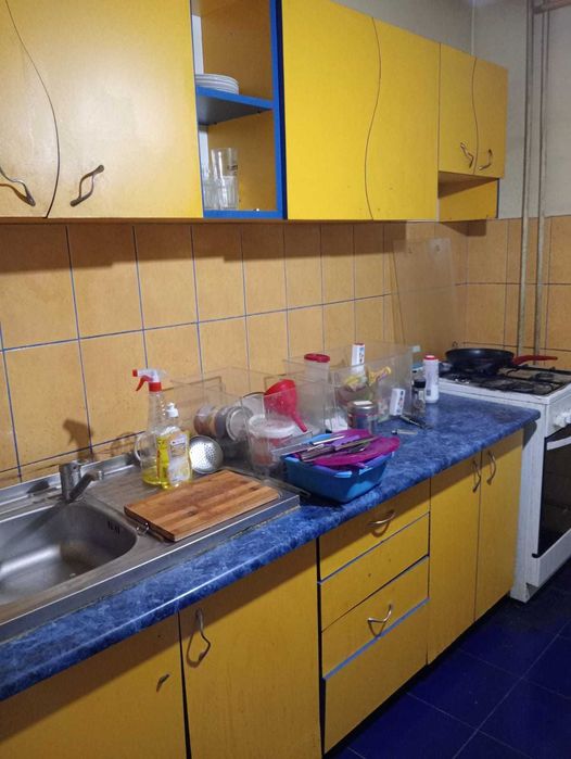 Vând set de mobilier în stare bună!