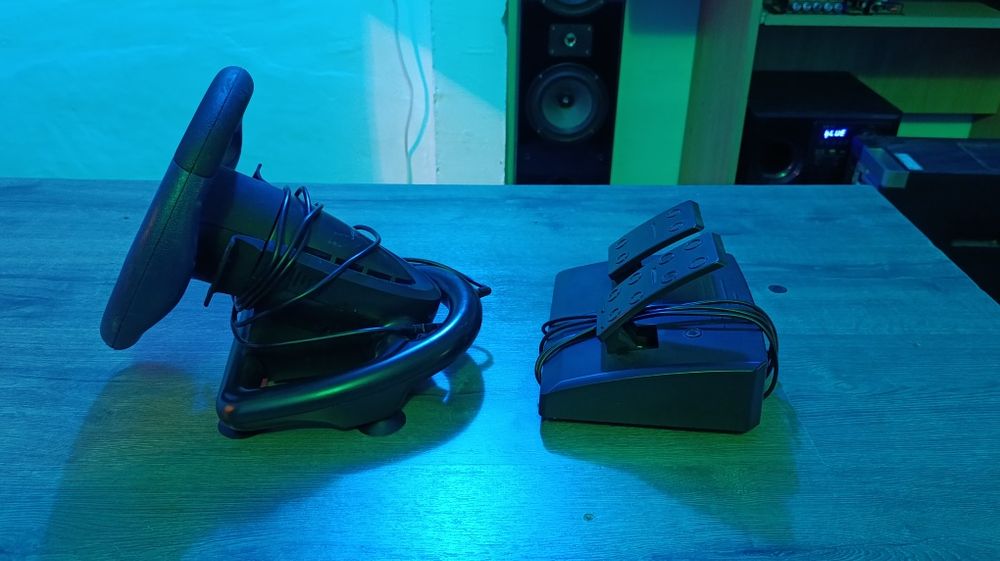 Волан и педали за компютър