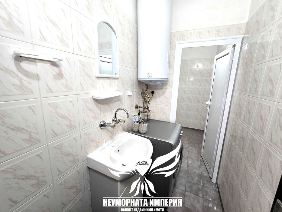 Продавам тристаен/четиристаен апартамент с площ от 87кв.м. на седми етаж в гр.Асеновград, кв.Запад