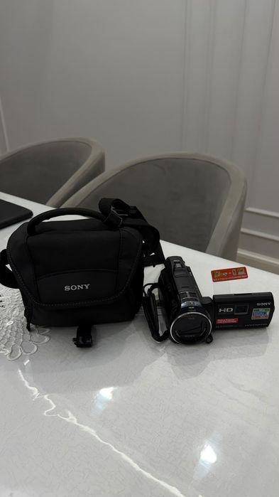 Sony Handycam HDR-PJ810 —