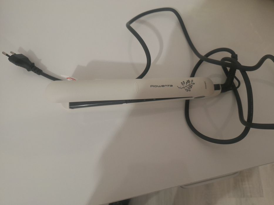 Преса с керамично покритие и 360° кабел, Максимална температура на плочата 200°C, Бял