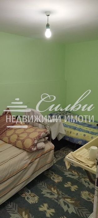 ТУХЛЕНА къща с ГАРАЖ - кв.Добруджански!