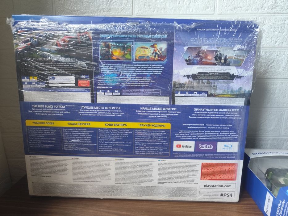 Продам  новую PS4
