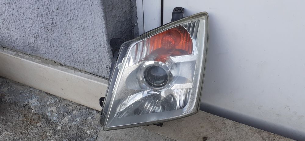 Isuzu-D-Max 2007-2012 Година Ляв Фар Оригинален Koyto Japan