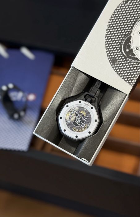 AP x Swatch часы