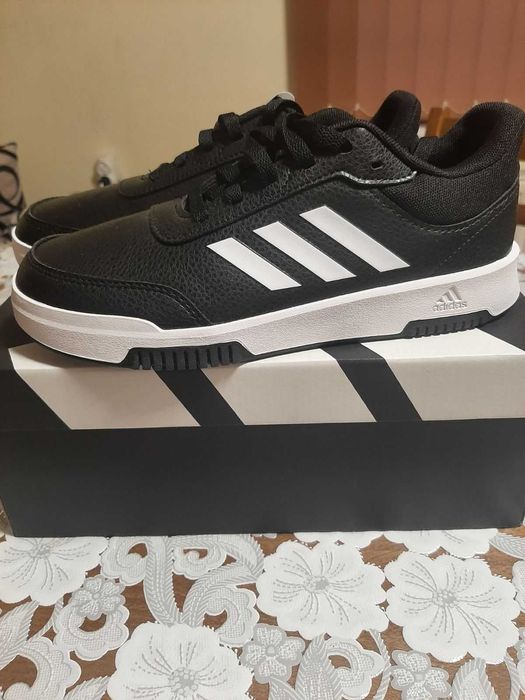 Маратонки adidas