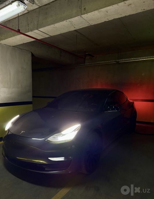 Срочно продается Tesla model 3 performance 0-100  3.3 сек