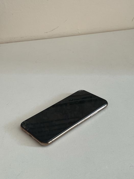 Продам или обменяю айфон xs
