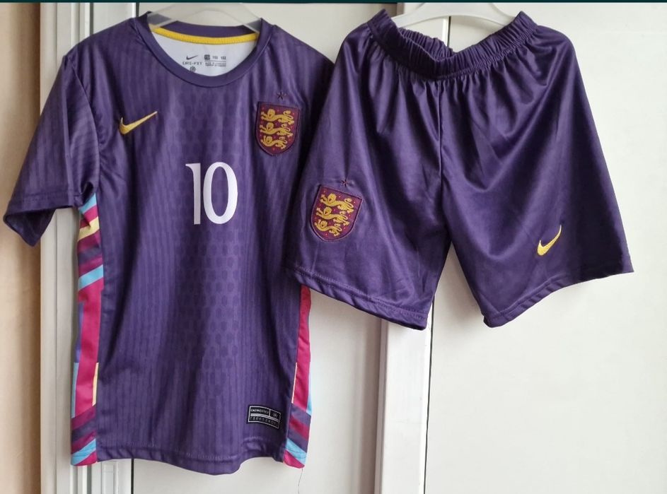 Детски футболени екипи