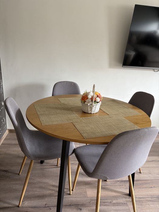 Трапезна маса с 4 стола