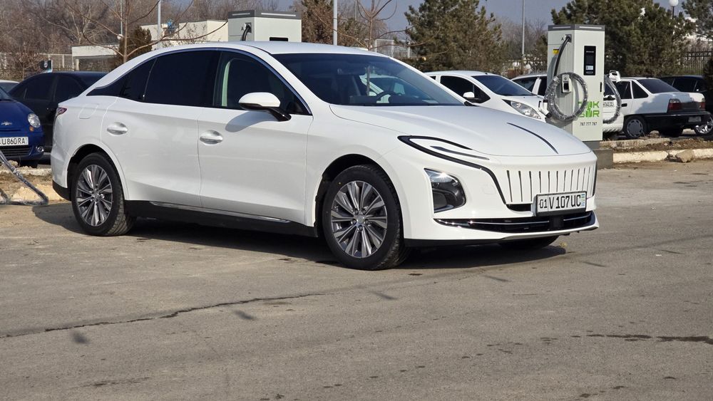 Hongqi e-qm5 (500км) сотилади, ўзимники. Продаётся свой!