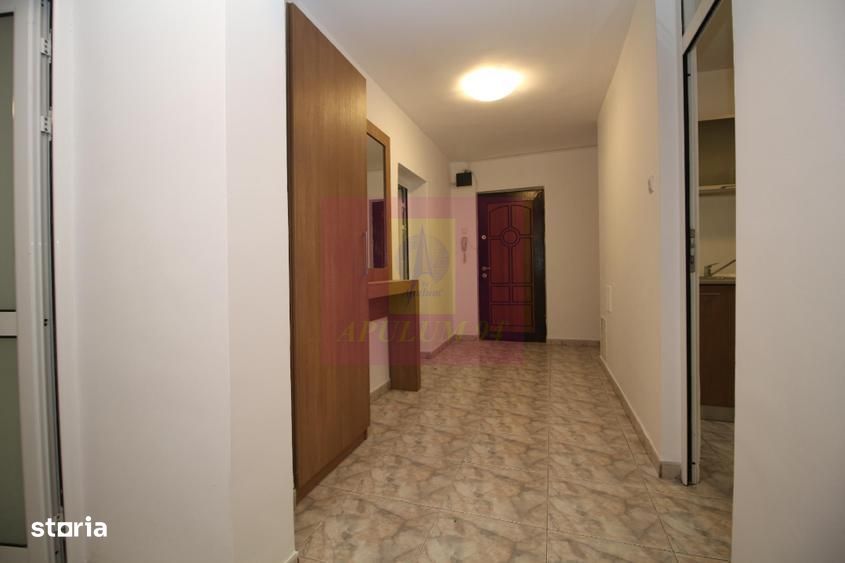 Apartament cu 3 camere de vânzare Decebal adiacent