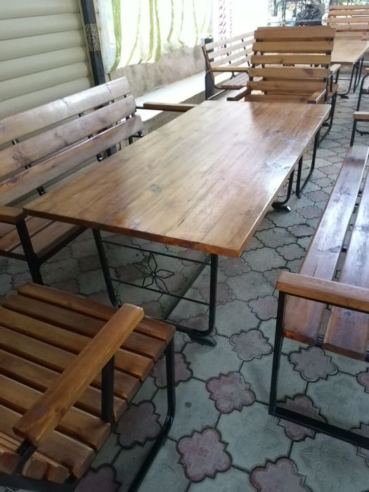 Скамейка , стол , 2 кресла