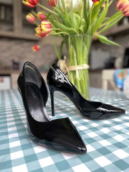 Обувки на ток Basconi – луксозни лачени