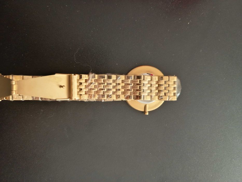 Часовник Daymond Rene Quartz