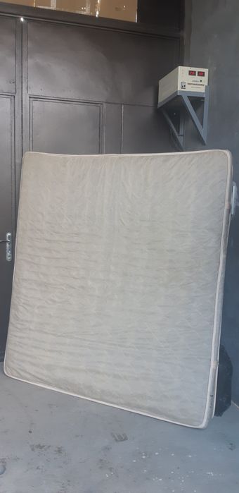 Matras sotiladi yaxshi xolatda but butun