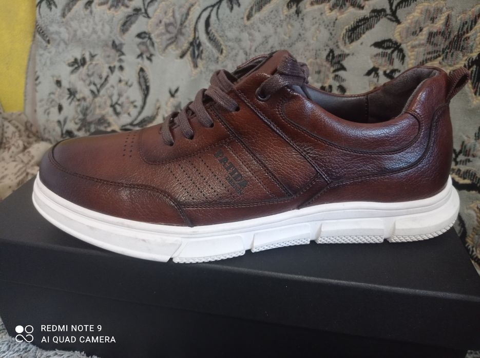 Кроссовки 42.Patida.кожа