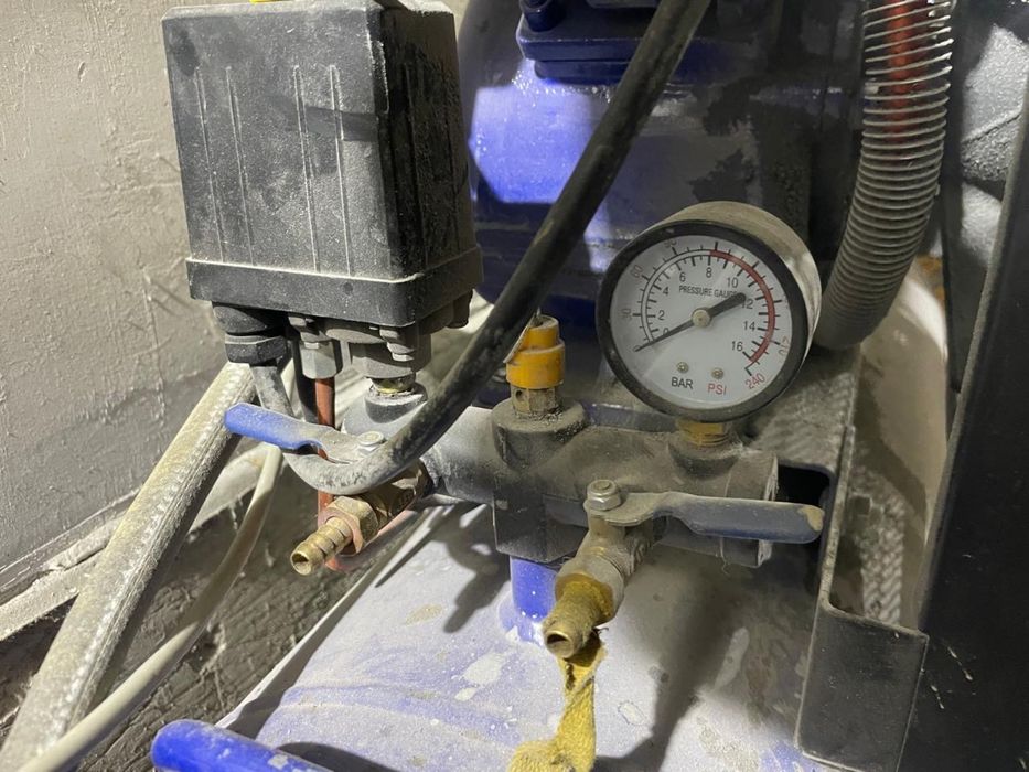 Продаю Компрессор 60 литр