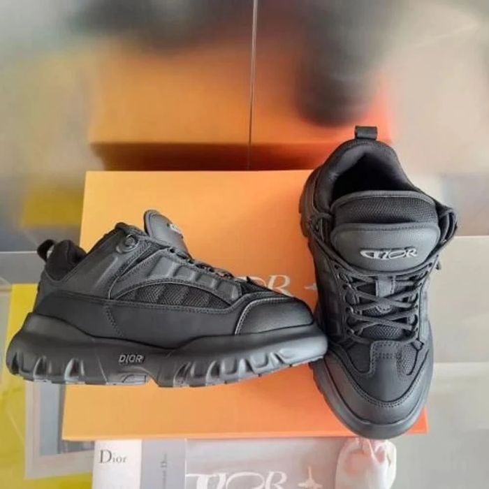 CD B22 Black/Gray