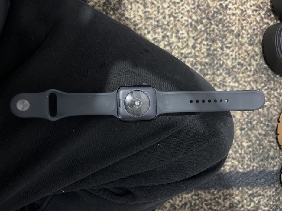 Apple watch SE(GPS 2го поколения)