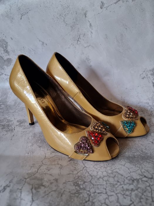 Шикарные туфли SWAROVSKI