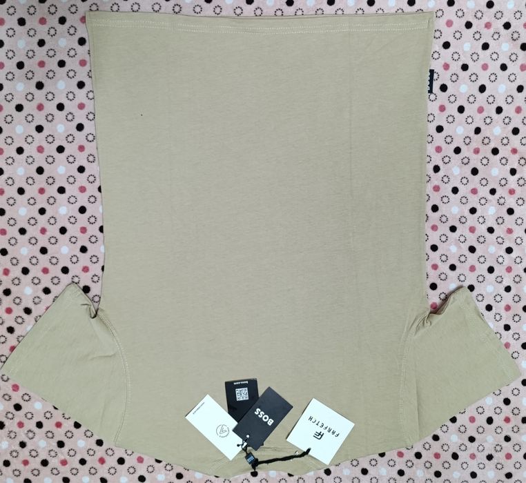 Vand tricou nou de barbati Boss