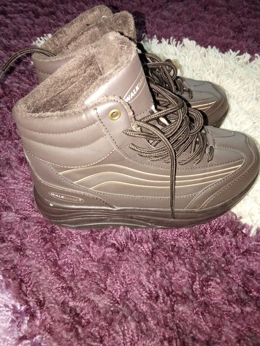 Ghete damă noi Wallmax.