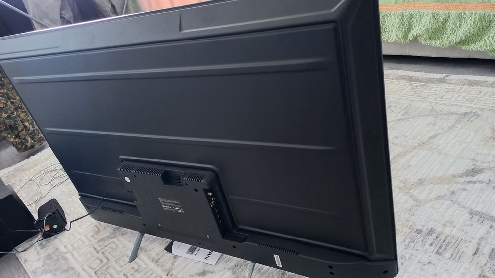 Продам 4к QLED телевизор